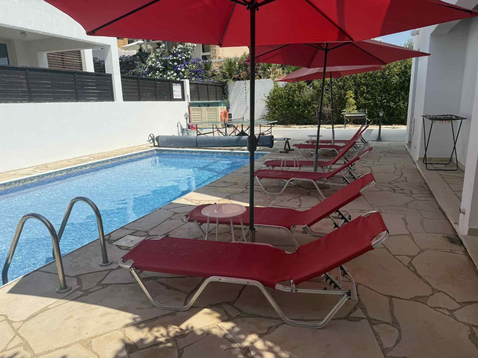 Villa Sunny Breeze In A Prime Spot Near Everything *